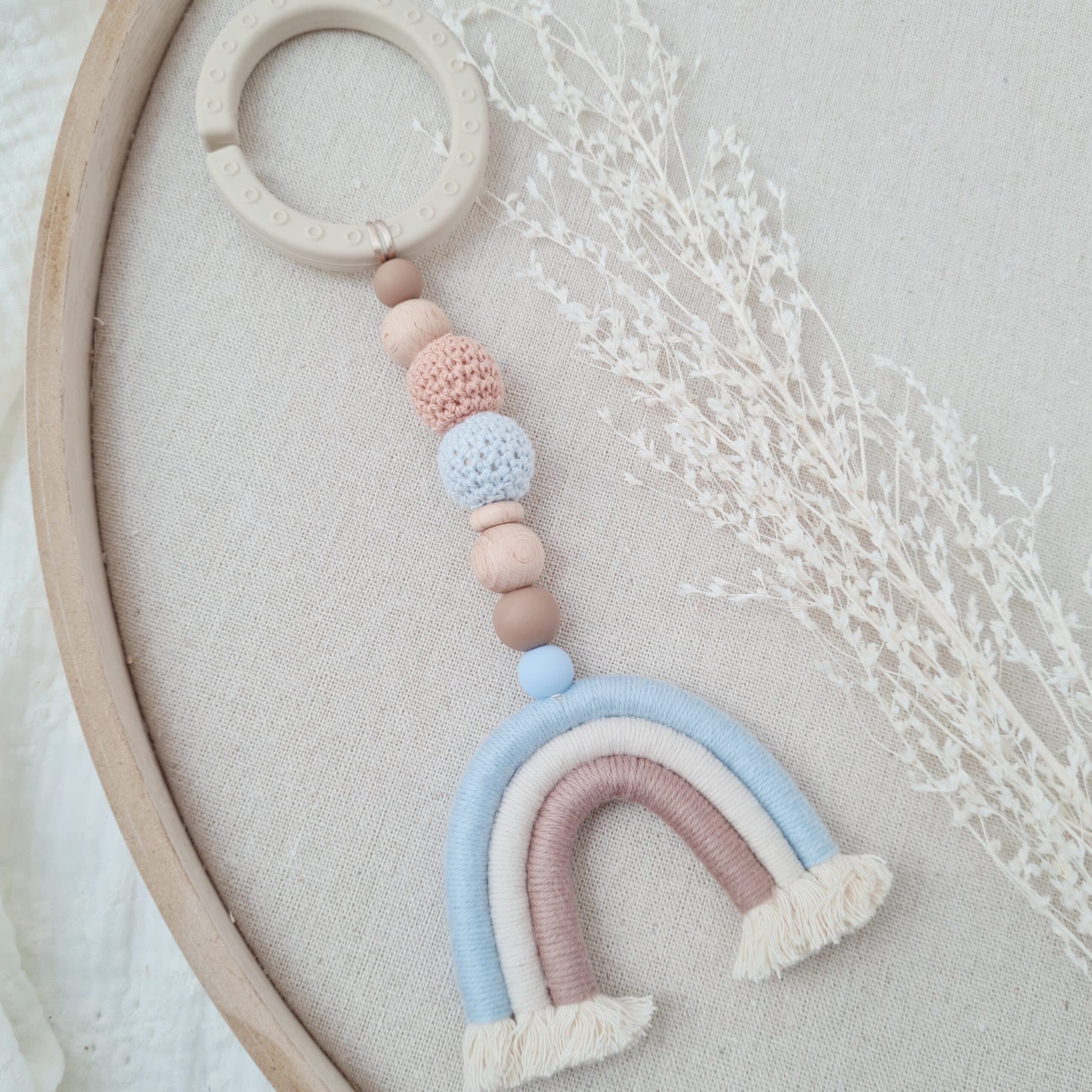Wagenkette mit Regenbogen "Baby Blue" längs von Wunderdinge - Handgemacht in der Schweiz