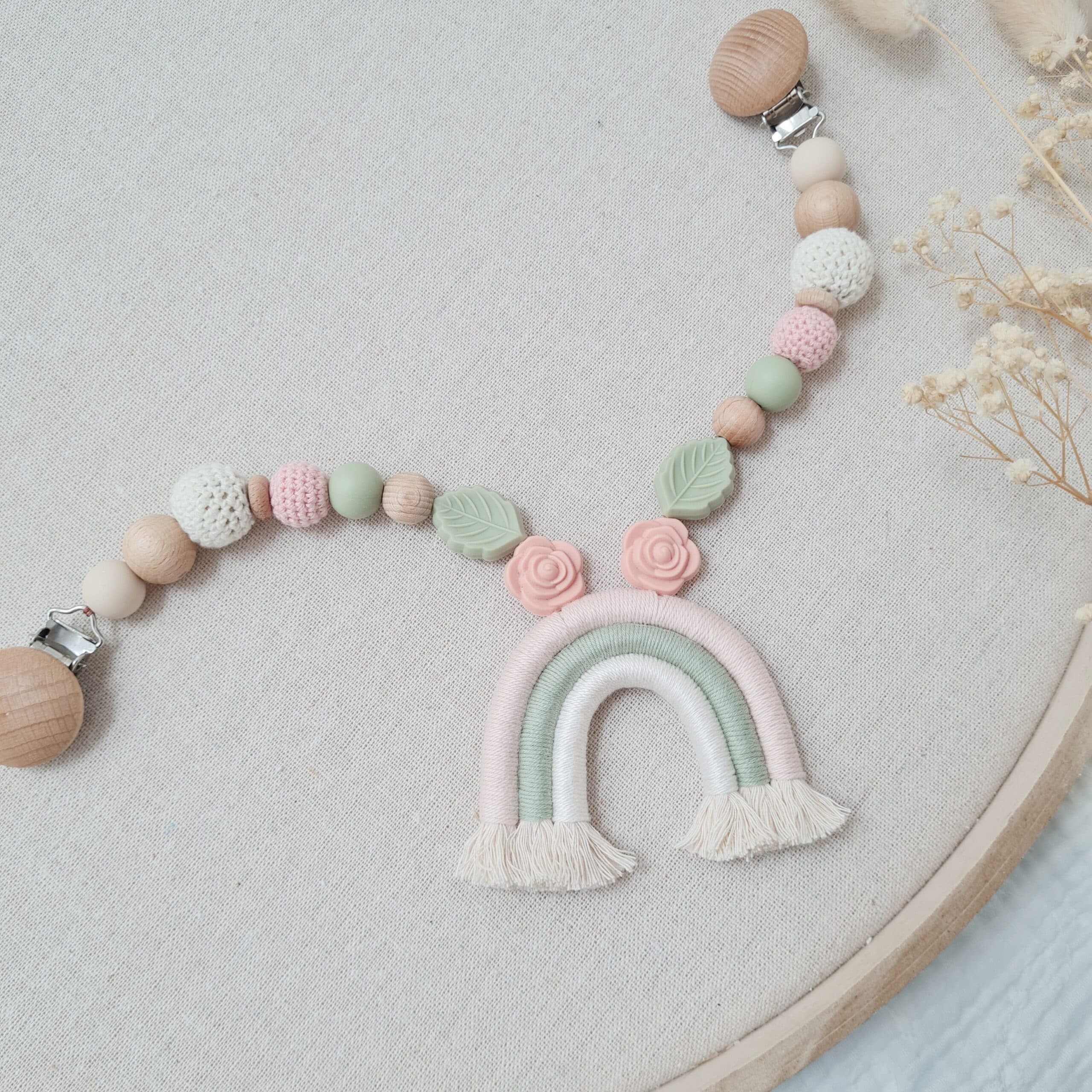 Wagenkette mit Regenbogen "Pfirsichblume" von Wunderdinge - Handgemacht in der Schweiz