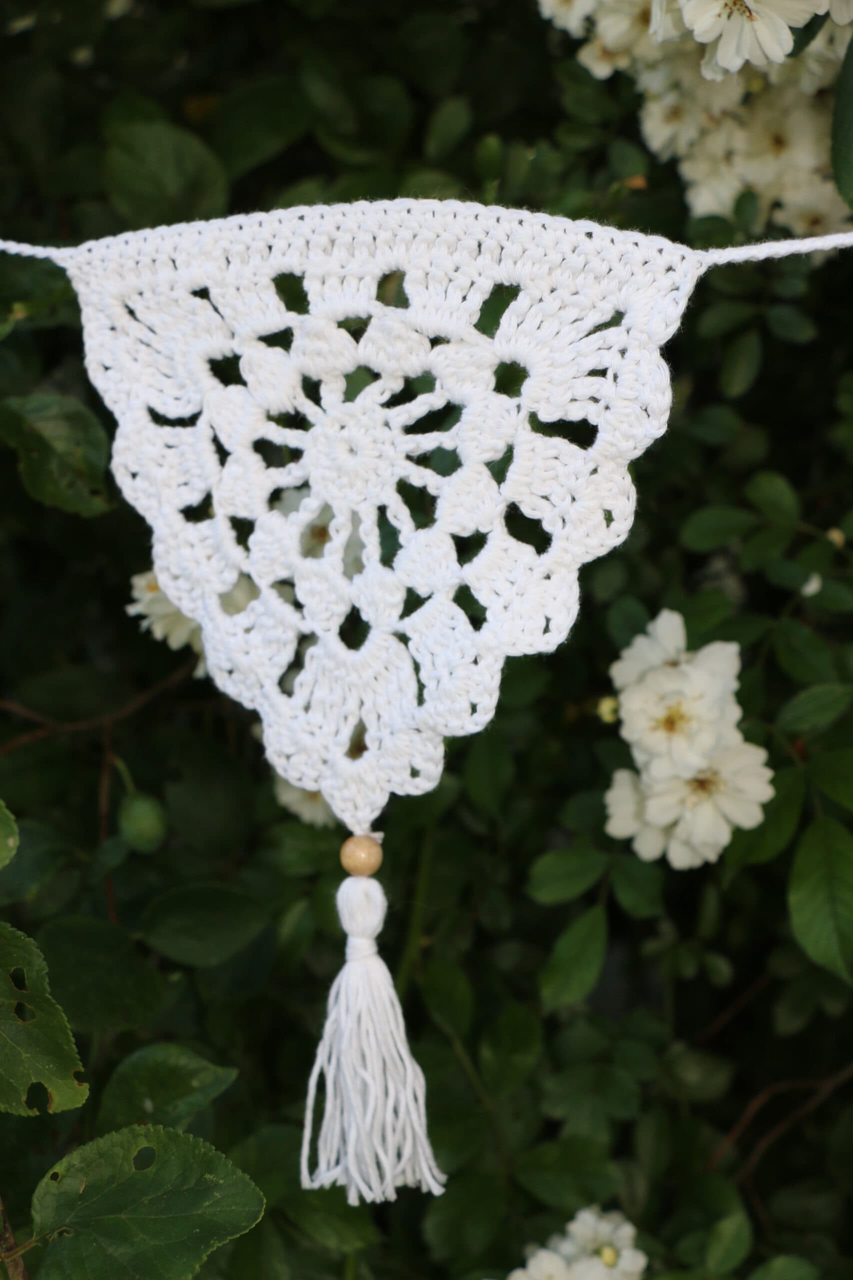 WIMPELGIRLANDE weiss 3