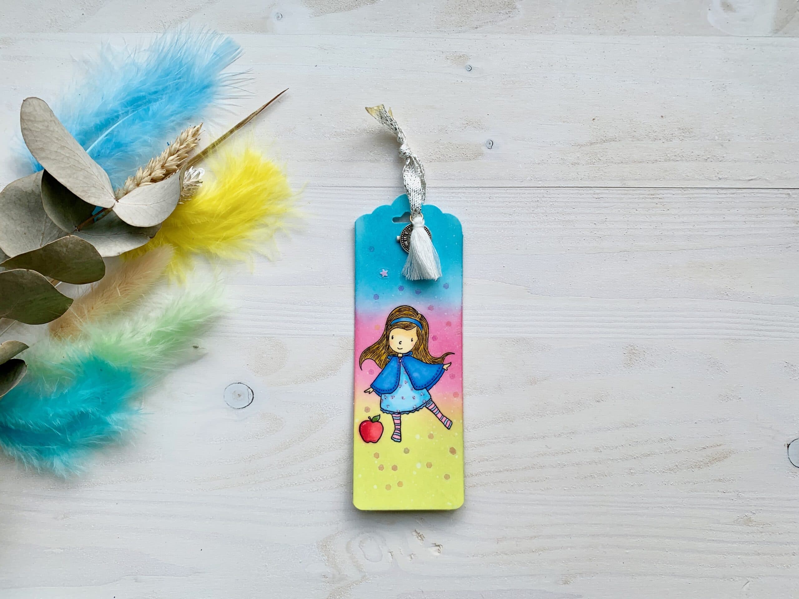 Lesezeichen mit Charm und Quaste 15