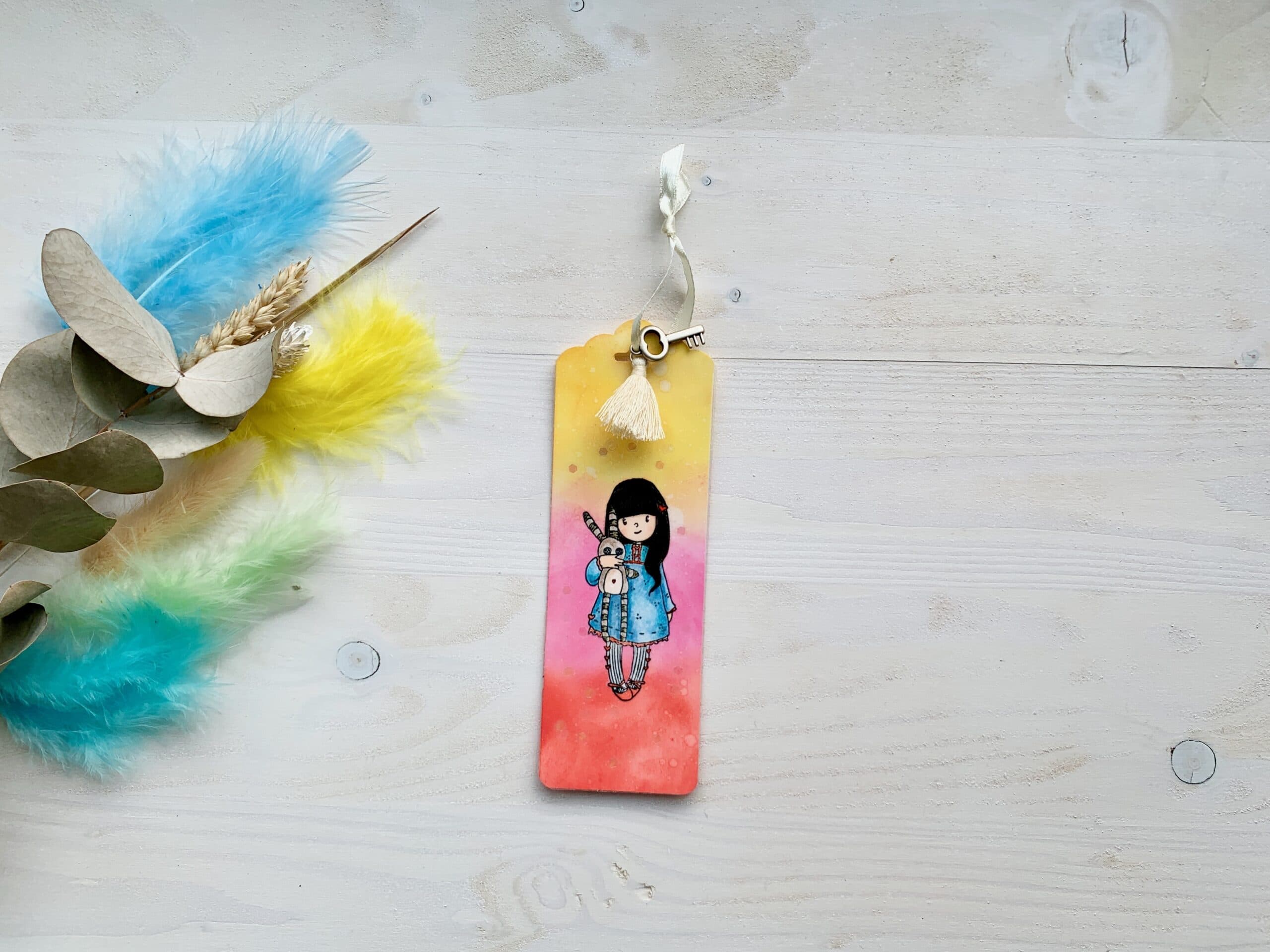 Lesezeichen mit Charm und Quaste 14
