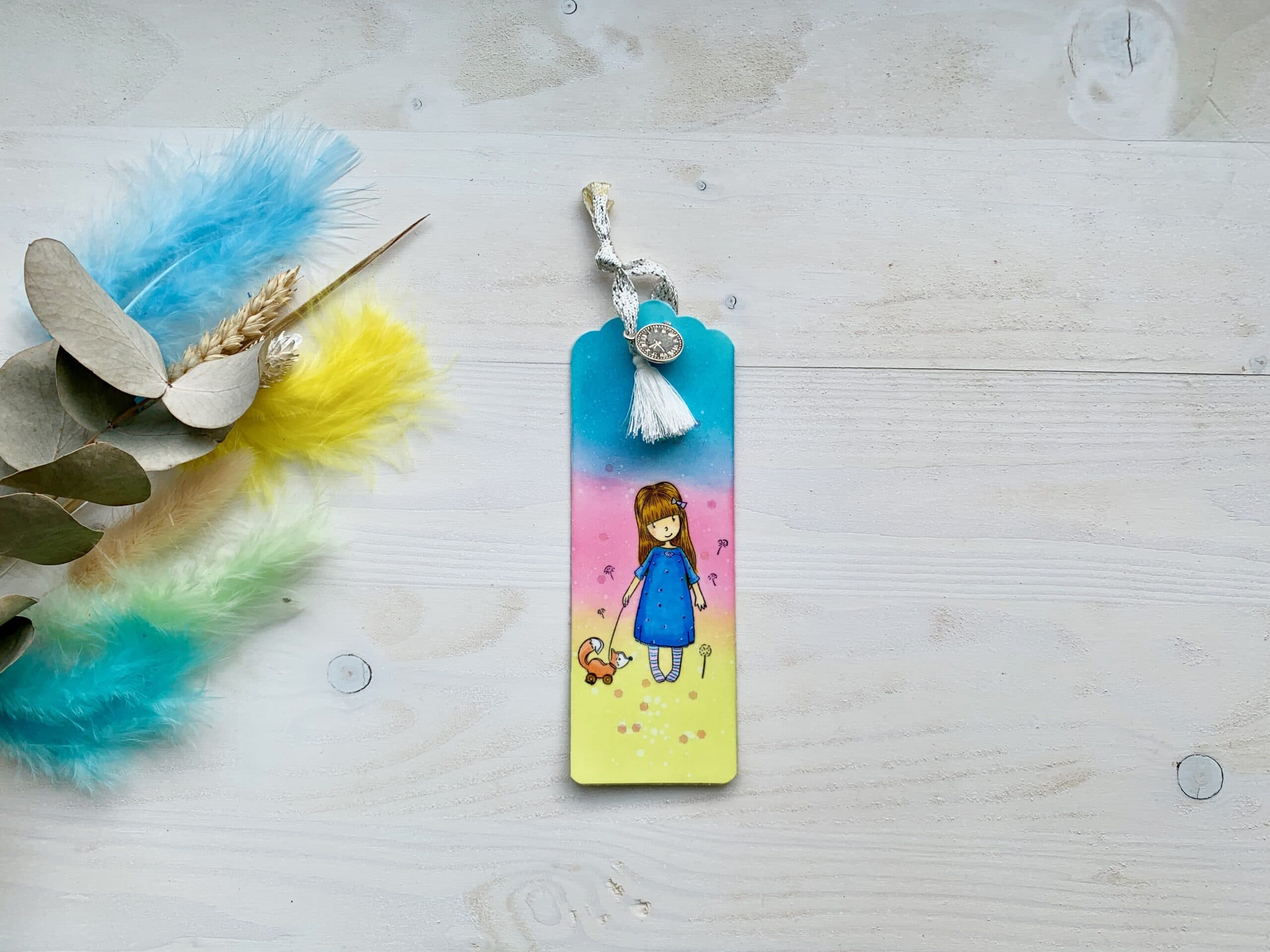 Lesezeichen mit Charm und Quaste 12