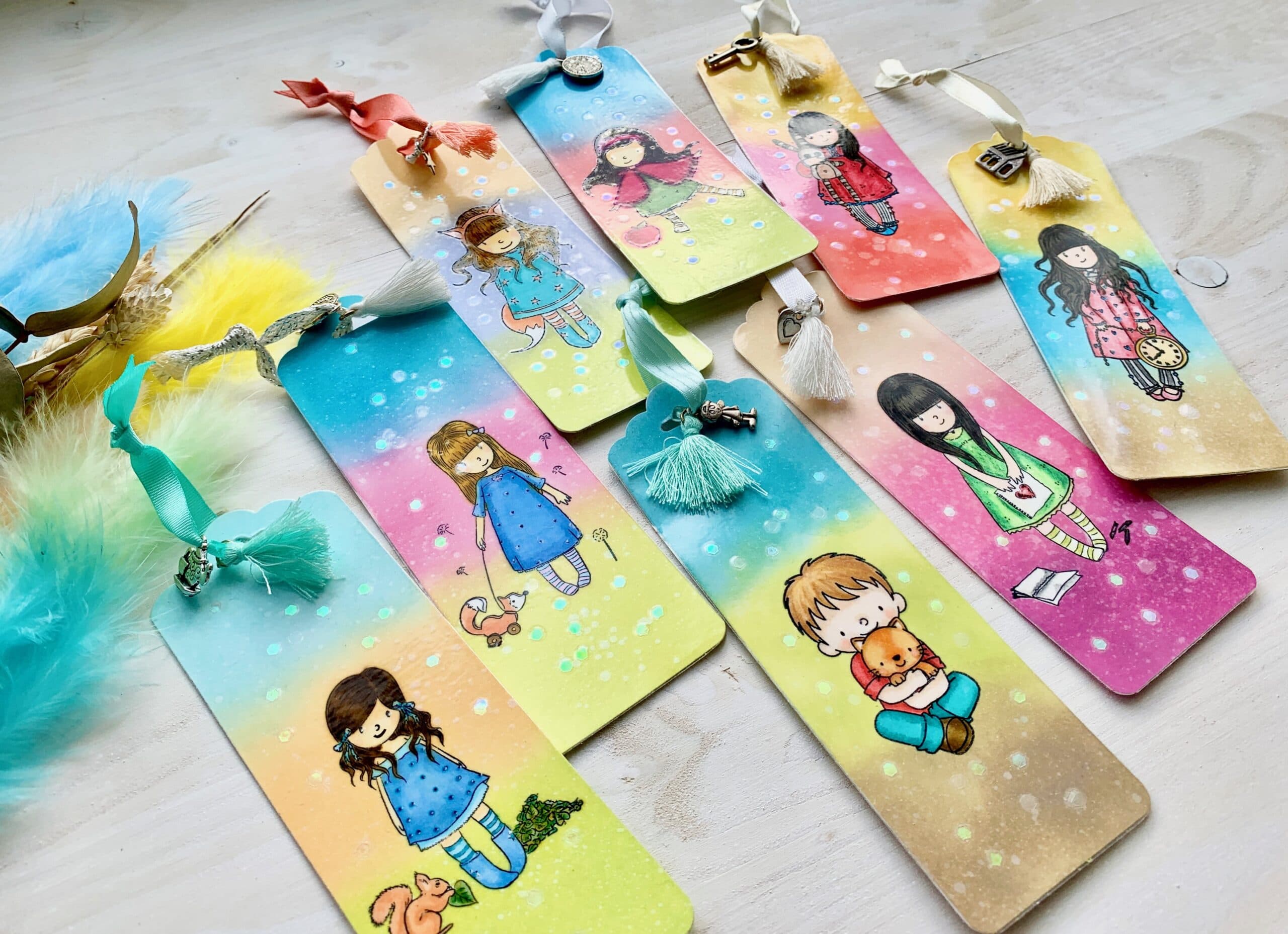 Lesezeichen mit Charm und Quaste 3