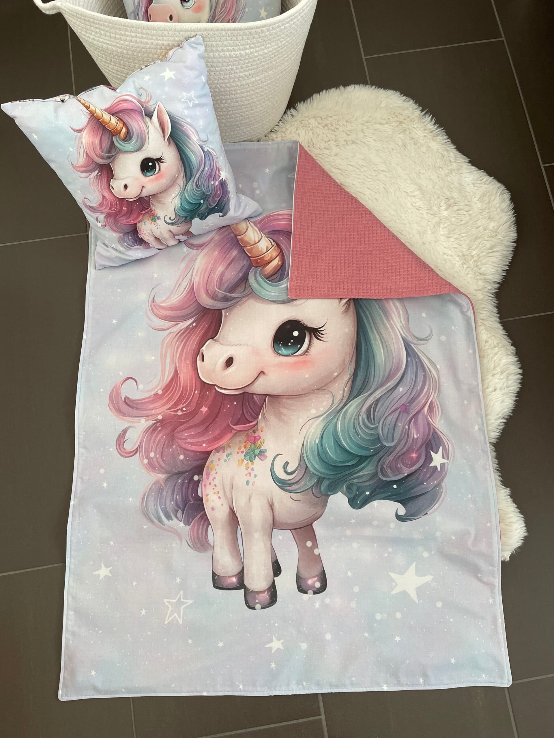 Kuscheldecke kleines Einhorn 2