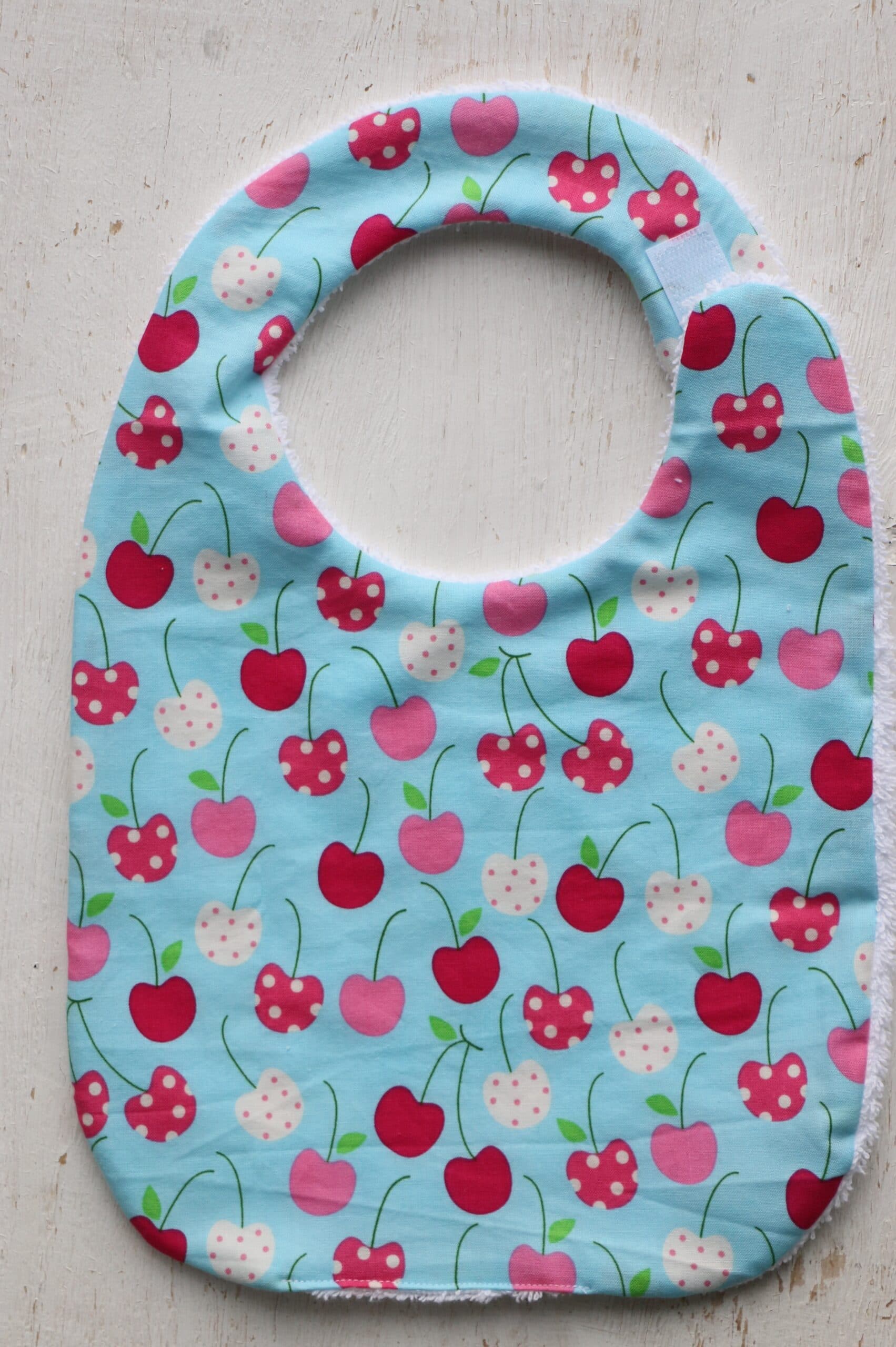 Lätzchen "Cherry" 2