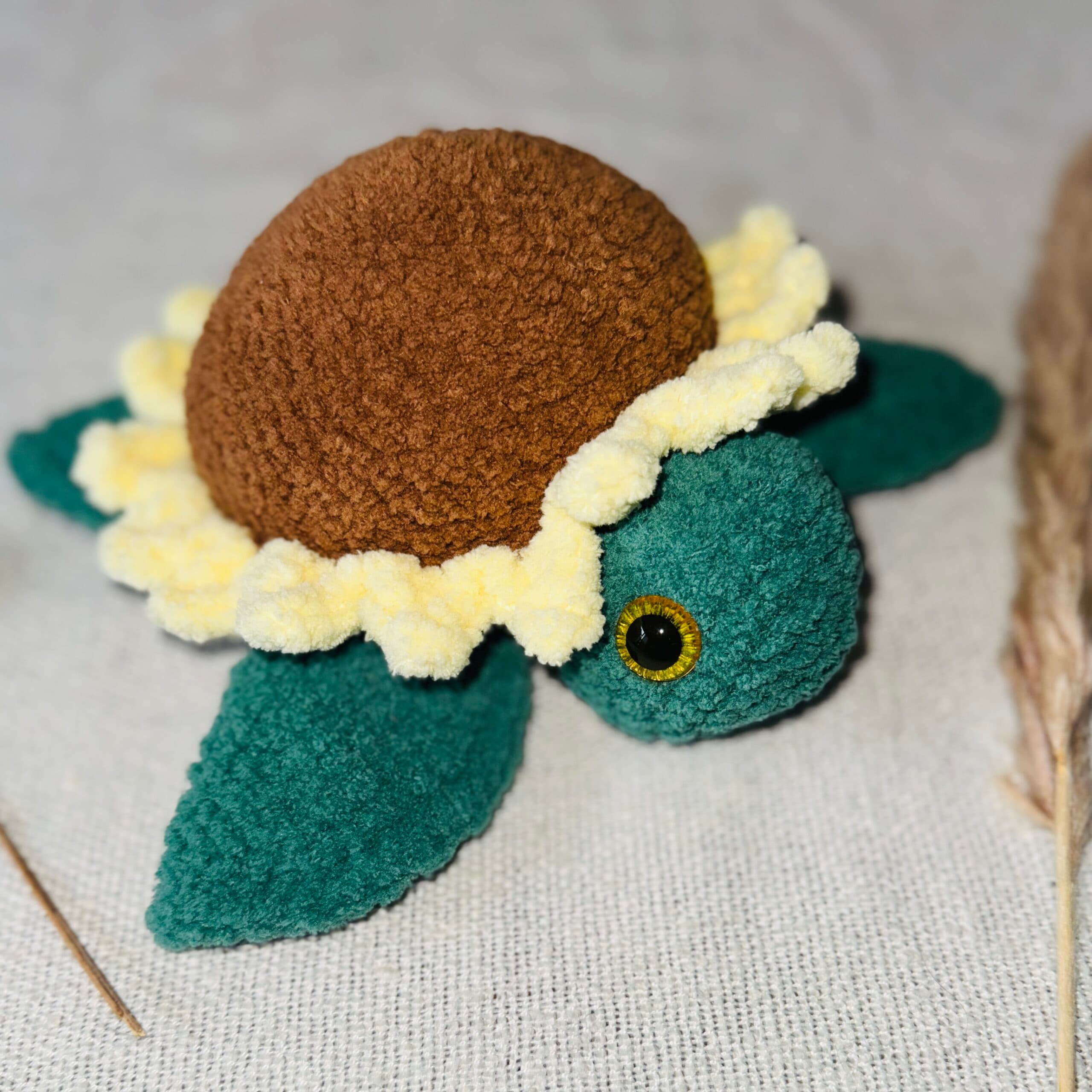 Schildkröte Sonneblume - Gehäkelt von Svenja's Crocheteria - Handgemacht in der Schweiz