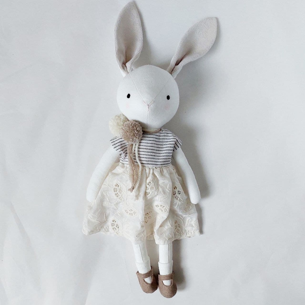 Hasenpuppe Offwhite mit sandfarbenen Ohren 3