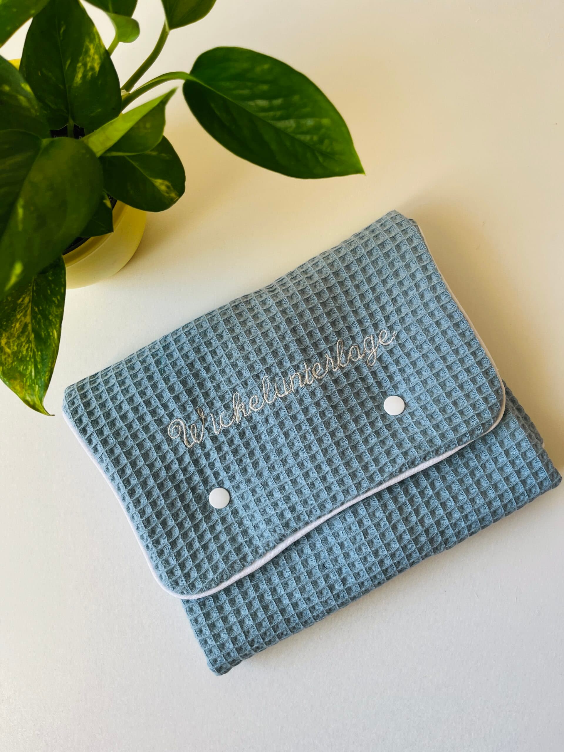 Wickelunterlage von MaMiK Boutique - Handgemacht in der Schweiz