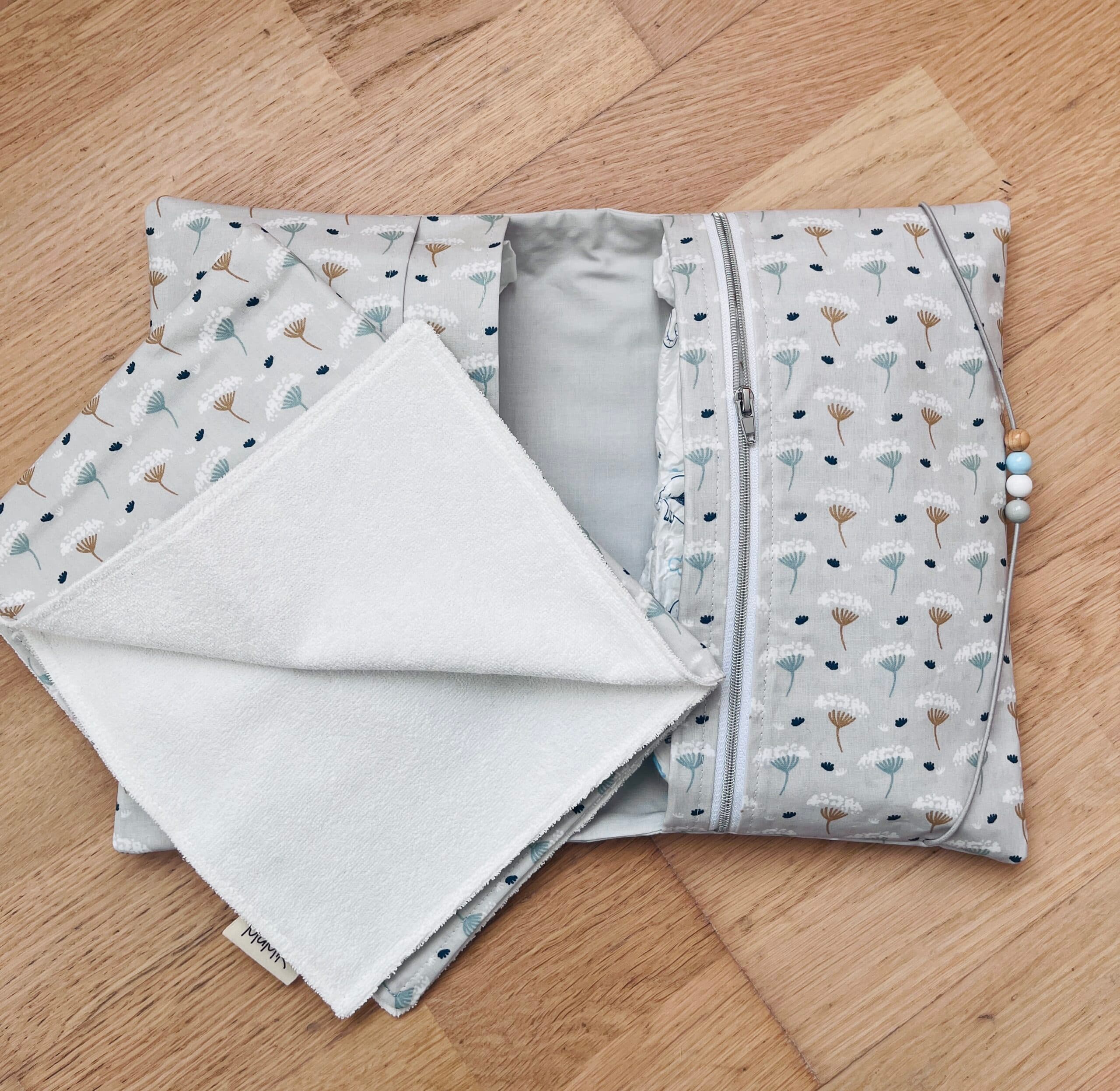 Set aus XL Windeletui und Wickelunterlage von MaMiK Boutique - Handgemacht in der Schweiz