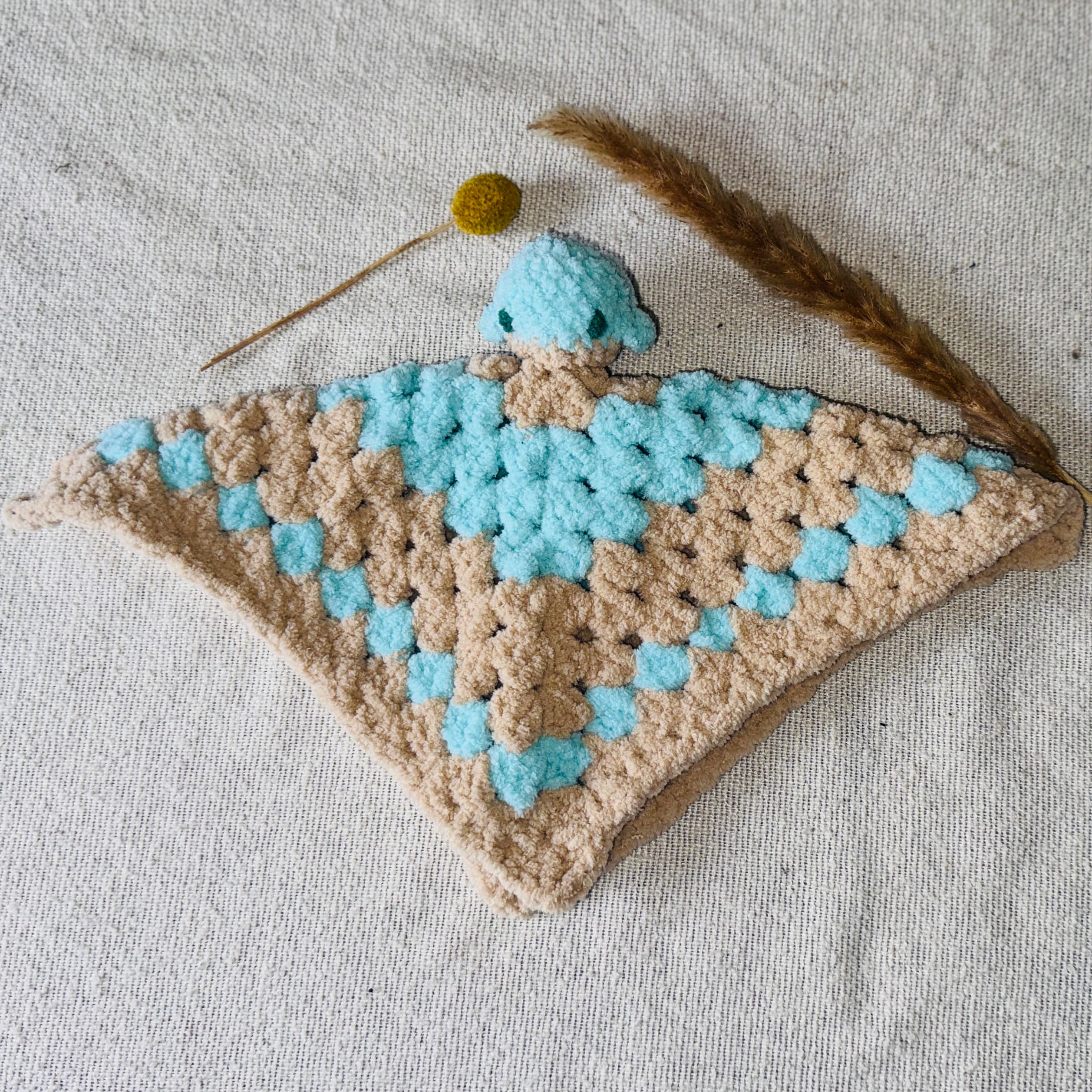 Nuschi mit Walkopf - gefüllt mit Raschelfolie von Svenja's Crocheteria - Handgemacht in der Schweiz
