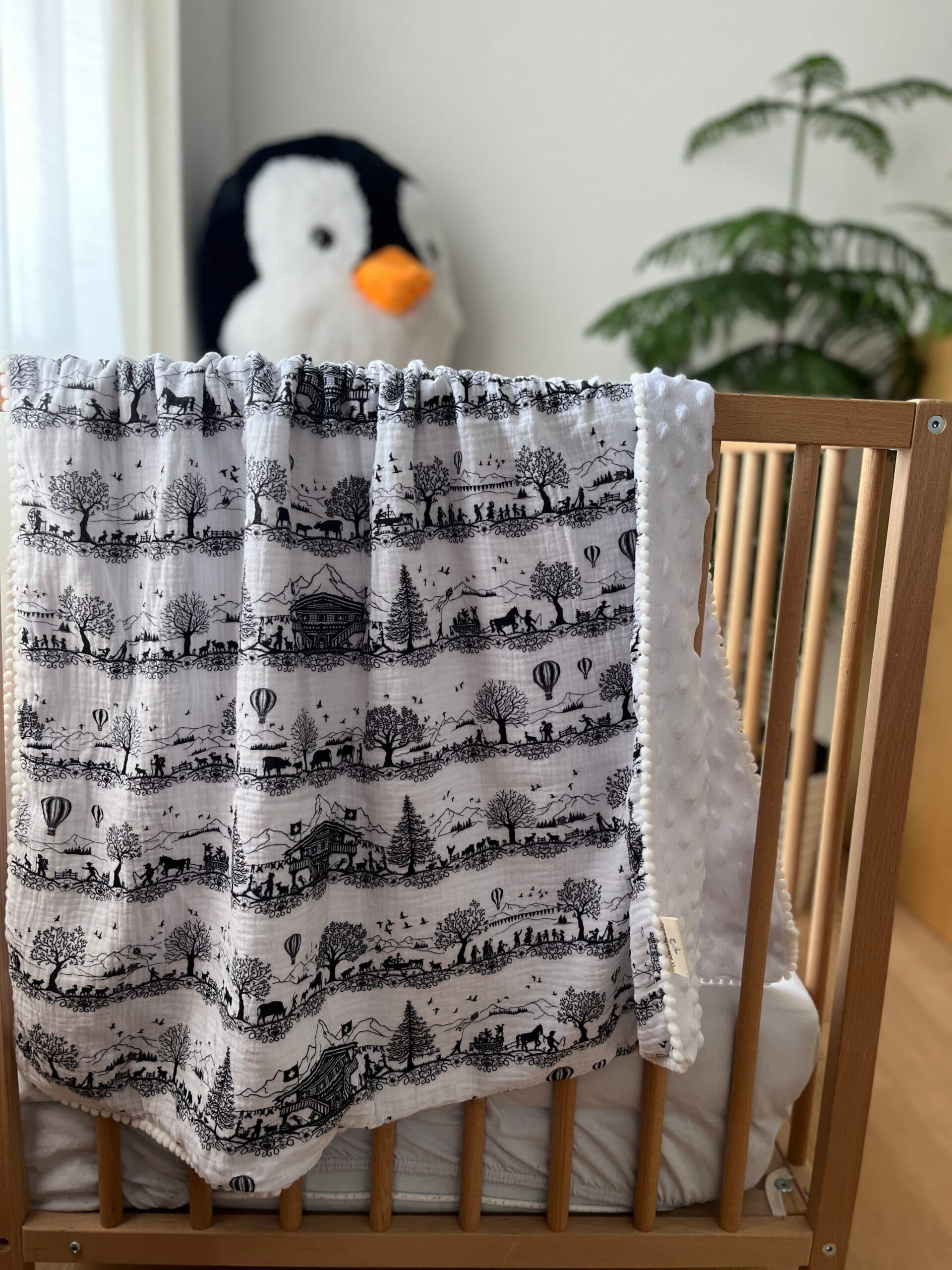 Kuschelige Babydecke mit Scherenschnittmotiv/ Musselin Decke von MaMiK Boutique - Handgemacht in der Schweiz