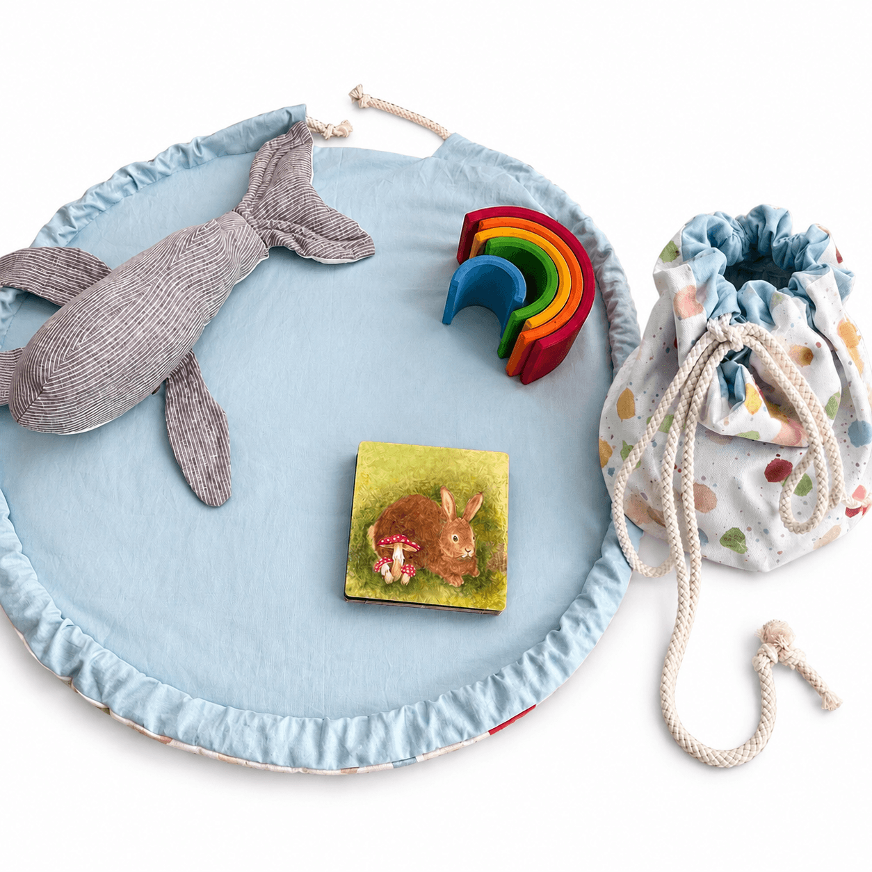 Personalisierte Spieldecke/Spielzeugsack von Stickerei Liebelei - Handgemacht in der Schweiz