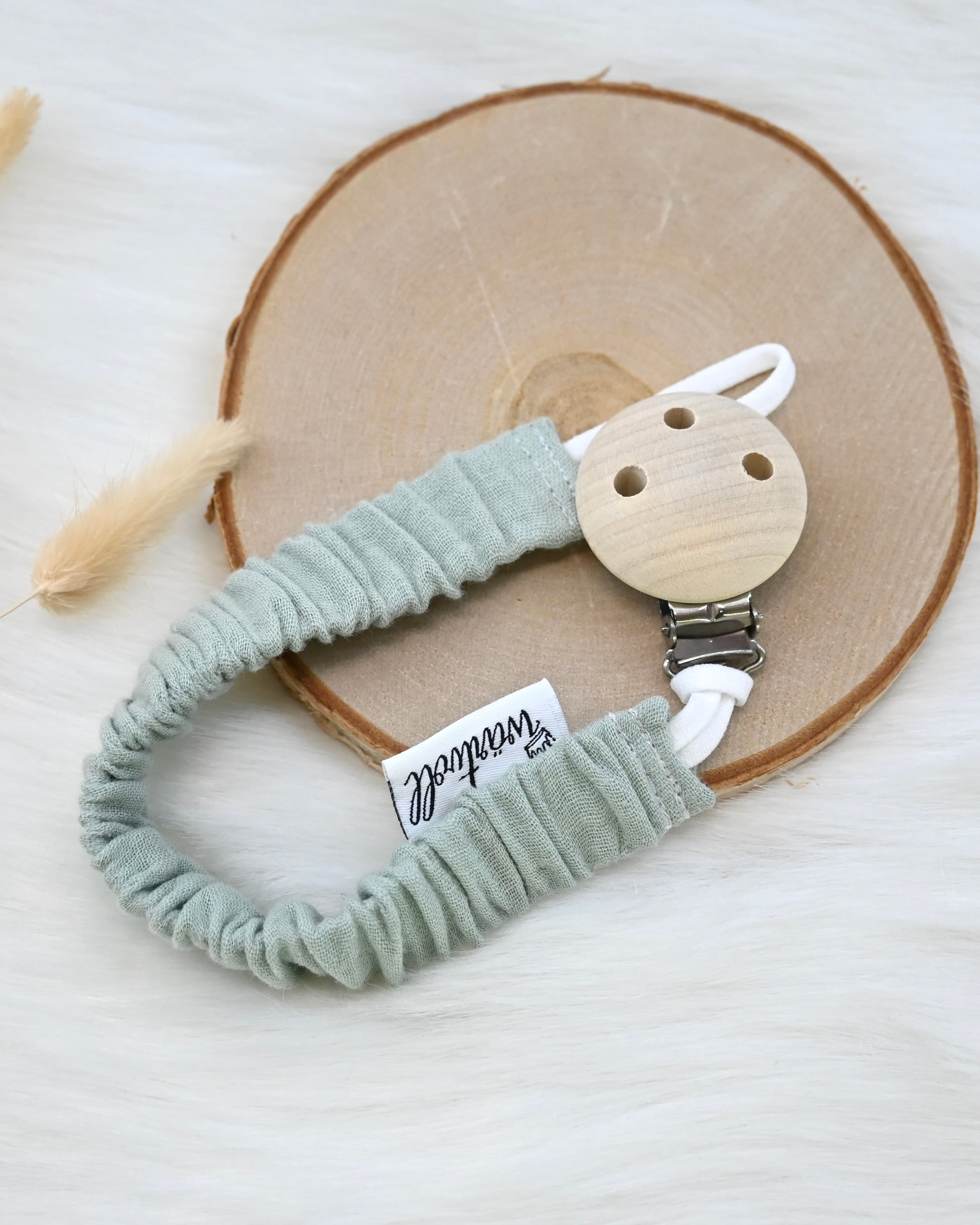 Nuggiband / Schnullerband „mint“ von wärtvoll handmade - Handgemacht in der Schweiz